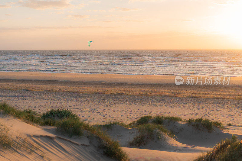 日落时分的Katwijk aan Zee海滩